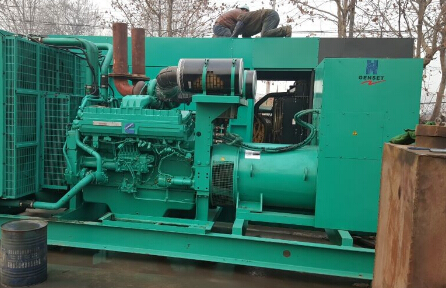 江孜发电机组如何判断水冷式机油散热器内部是否需要清洗？